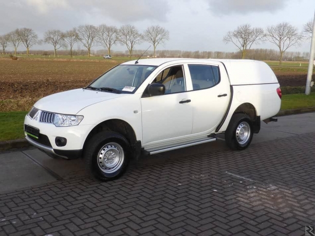 Main image of SUBLIME MITSUBISHI L200 A LOUER AVEC CHAUFFEUR