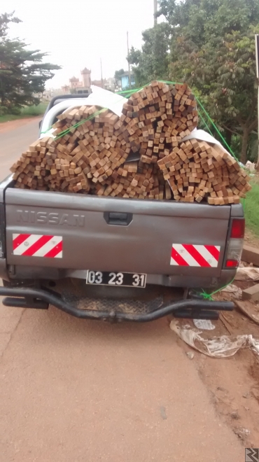 Main image of A LOUER  PICK UP NISSAN  DOUBLE CABINE CINQ 5 PLS