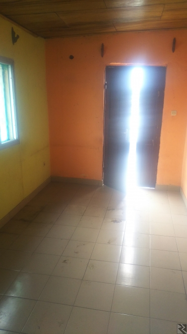 Image principale de Urgent Appartement Moderne à  louer à  Deido