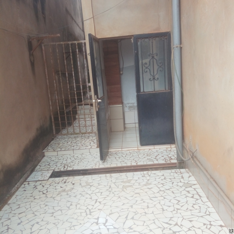 Main image of Joli studio moderne