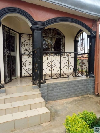 Main image of maison a vendre a ekoudoum