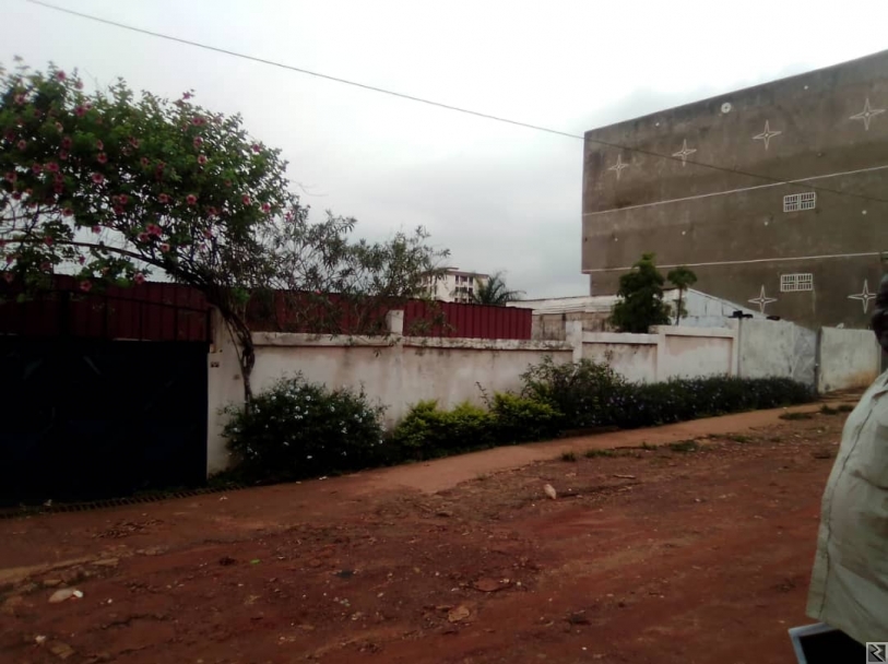 Main image of Villa titrée a vendre a Emombo 3 chambres 2 douch