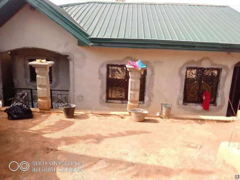 Main image of Villa staffée  titrée sur 300m2 a vendre a Odza