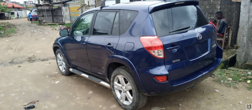 Main image of RAV4 vente rapide