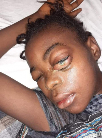 Image principale de Main sur le cÅ“ur