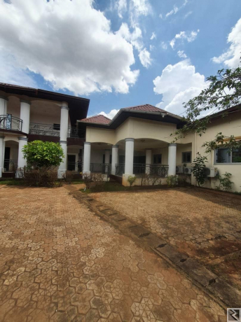 Main image of Une concession en mode villa à louer à dragage