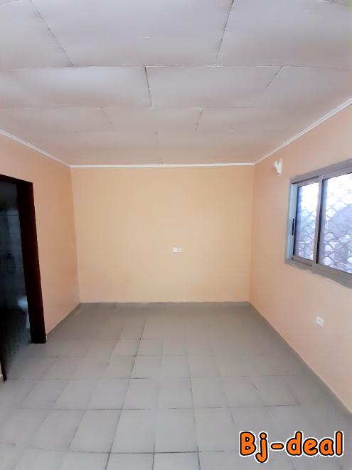 Main image of chambre moderne en bordure du goudron