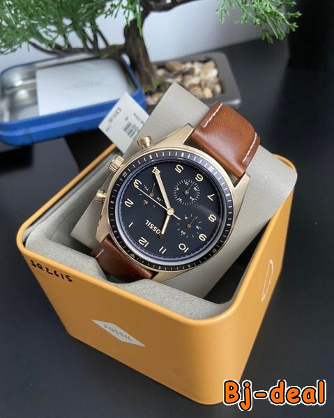 Image principale de A vendre montres hommes et femmes