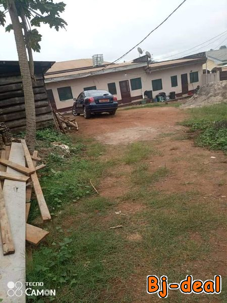 Main image of Camp de 600m2 titré comportant 3 studios