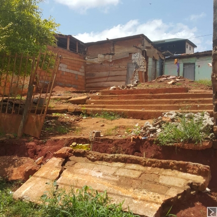 Main image of Terrain titré d'une superficie de 400m2 , à  vendre à  MIMBOMAN TERMINUS