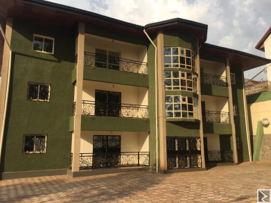 Main image of Immeuble R+2 dans une concession de 1209m2 à  vendre