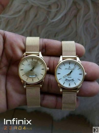 Image principale de MONTRE