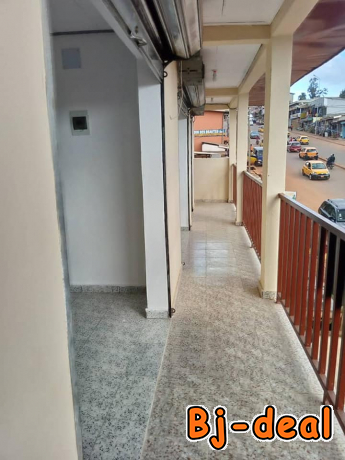 Image principale de Boutique neuve avec toilettes en bordure de ro