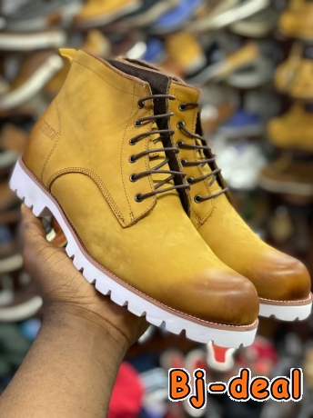 Image principale de Vente des bottes timberland