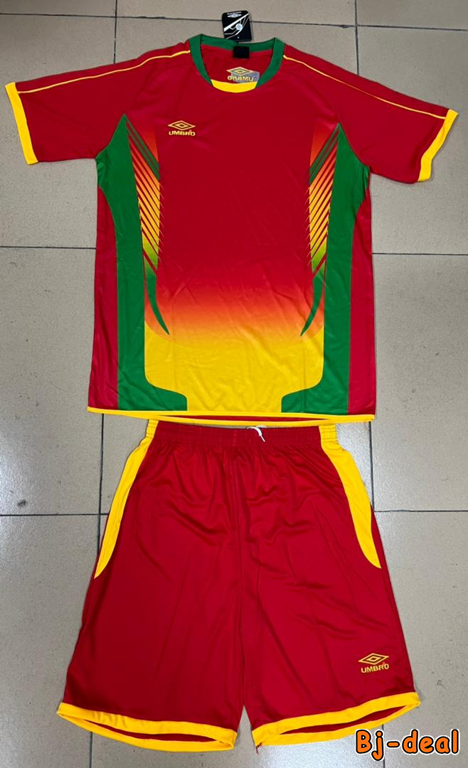 Image principale de Ventes des ensembles maillots