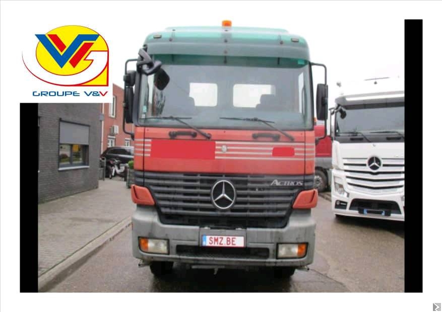 Image principale de Tracteur routier d'occasion 2040