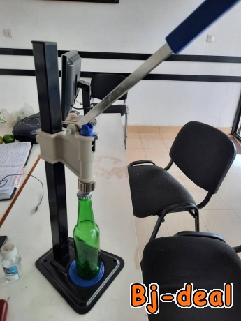 Image principale de capsuleuse capsules vides bouteilles vides