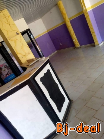 Image principale de Boutique avec toilettes à Omnisports