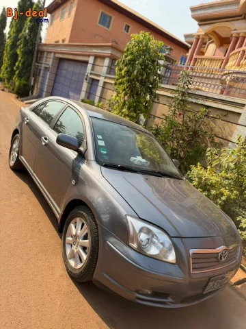 Main image — Toyota avensis liftback tête de cochon