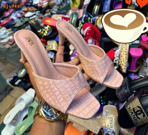 Main image — Vente de chaussures au prix de rien