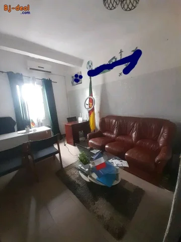 Image principale — Bureau a louer a akwa avec toilette