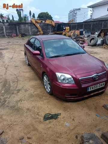Image principale — Toyota Avensis en vente disponible à Douala