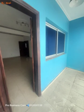 Image principale — Magnifique Appartement a louer à deido en bordure de route