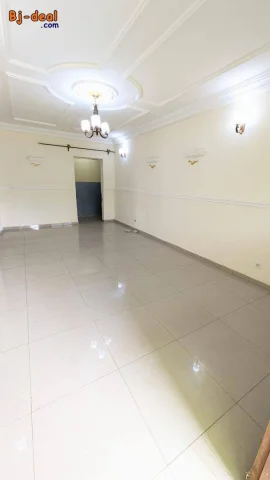 Main image — Appartement avec parking forage prépayé à Emana