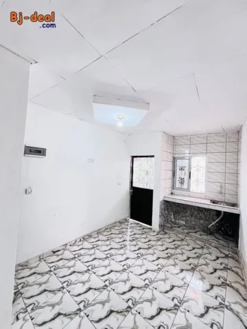 Image principale — Chambre moderne en bordure de route à Emana