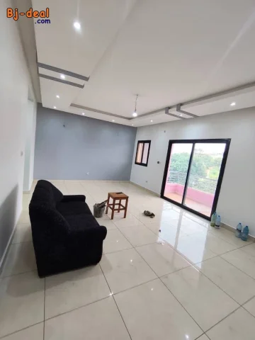 Main image — Bel Appartement avec gardien parking forage et prépayé à Messassi